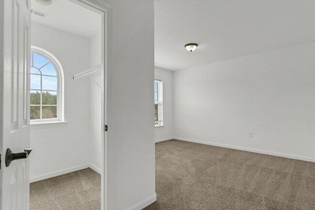 Building Photo - Shingle Landing 4 bedroom; 2,5 bath PET FRIENDLY Custom Home, Moyock NC