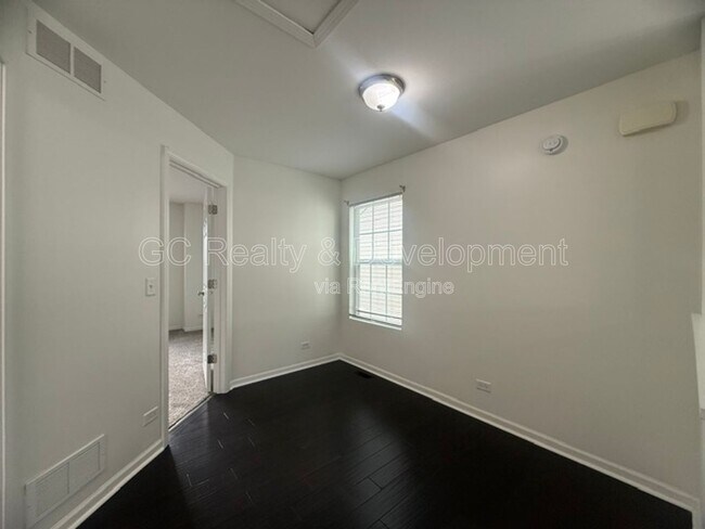 Building Photo - 1064 Turin Dr