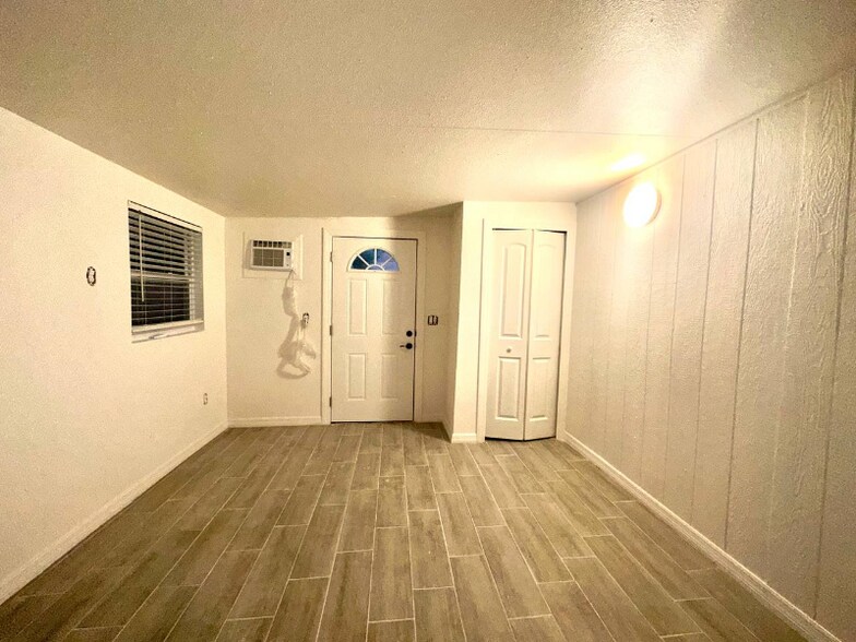 Building Photo - 8130 Rolling Log Dr