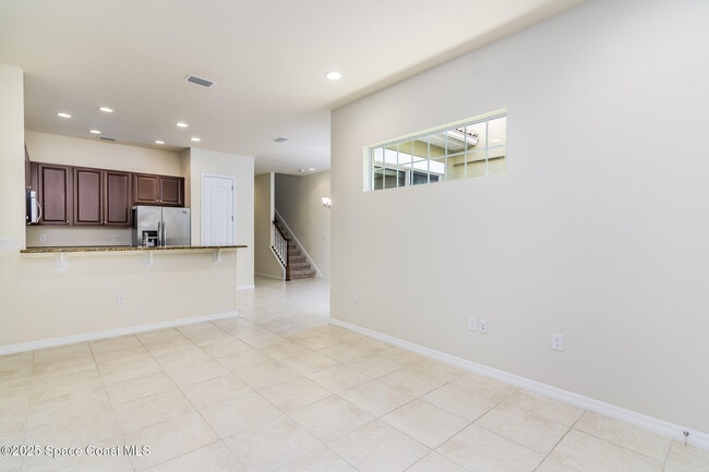 Building Photo - 3325 Sedge Dr