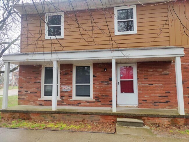 Primary Photo - 478 Robbe Ave