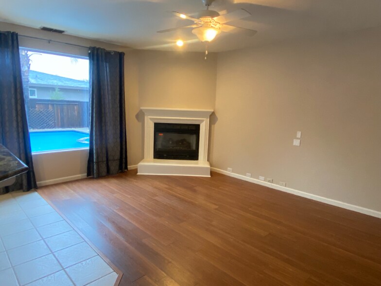 Building Photo - 2811 Sierra Mills Ln