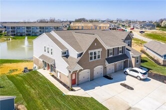 Building Photo - Beautiful 2 bedroom condo near Austin Land...