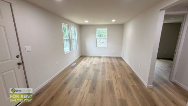 Building Photo - Completely Updated Easley 2/1 Available Now!