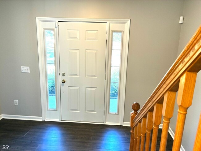 Building Photo - 5761 Cantigny Way S