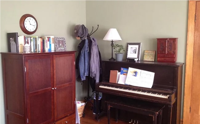 Building Photo - 434 E Berteau Ave