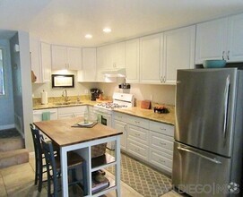 Building Photo - Spacious 2-Bedroom UTC Townhome with Garag...