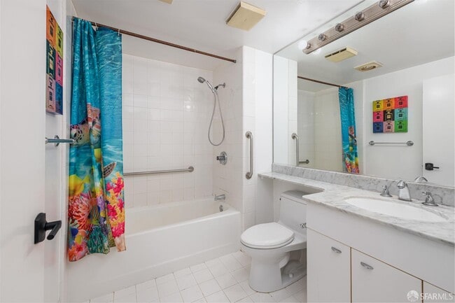 Building Photo - 600 Chestnut St