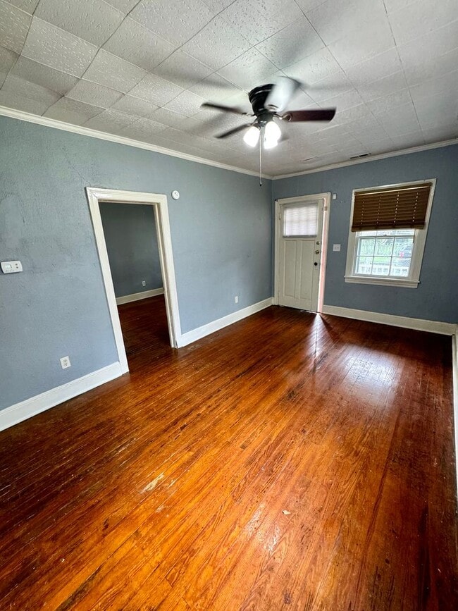 Building Photo - 2 bed house Rva North Side! PET FRIENDLY, ...
