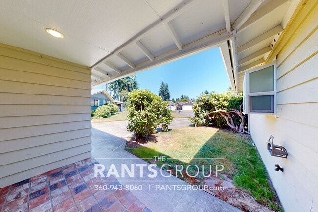 Building Photo - Recently updated 3-bed, 2-bath Rambler in Lacey!