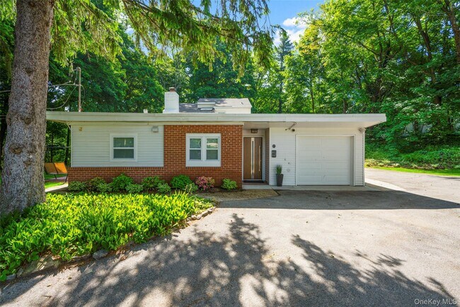Building Photo - 88 Strathmore Rd