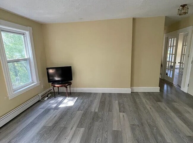 Building Photo - 39 Smith St