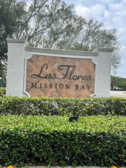 Building Photo - 10253 Via Hibiscus