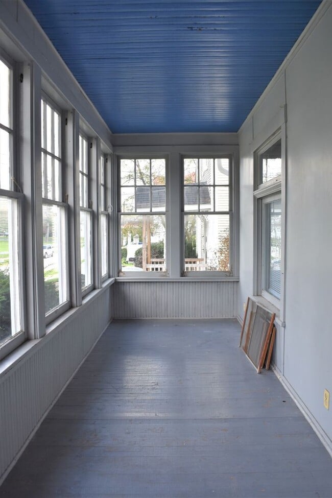 Building Photo - 542 Oak St