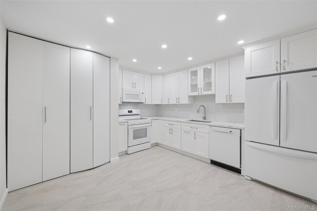 Building Photo - 70 Pheasant Run