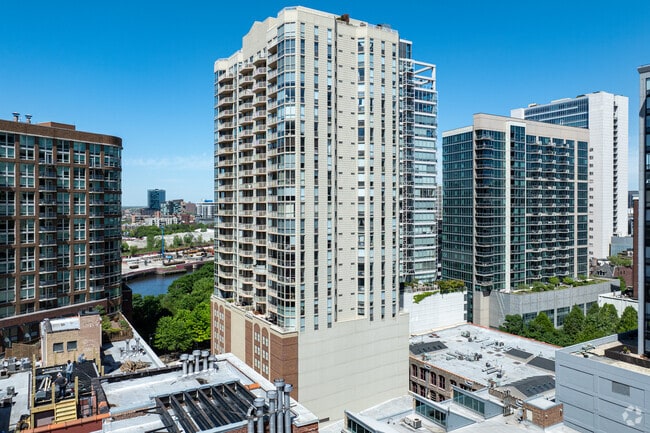 Building Photo - Admirals Pointe