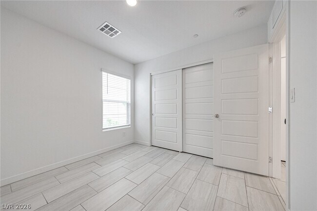 Building Photo - 9644 Axel Fls Ave