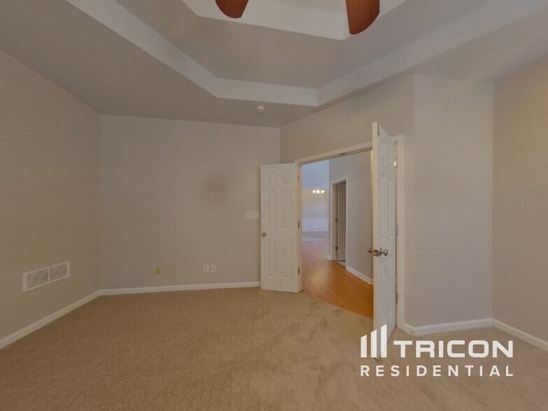 Building Photo - 325 Wisteria Blvd