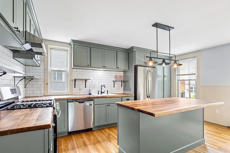 Building Photo - 14 Horace St