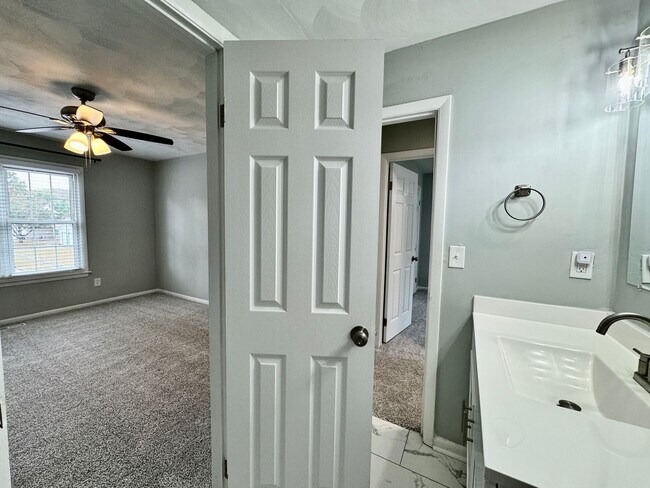 Building Photo - Updated & Ready For You On 12-05-25! A Pet-Friendly Home w/Attached Garage, All Appliances Convey...