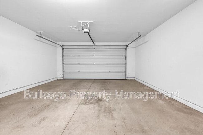 Building Photo - 17345 W Spur Dr