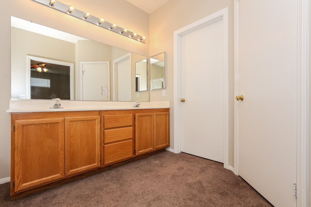 Building Photo - 5991 Halehaven Dr