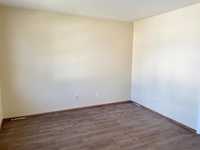 Building Photo - 3648 Ridge Rd