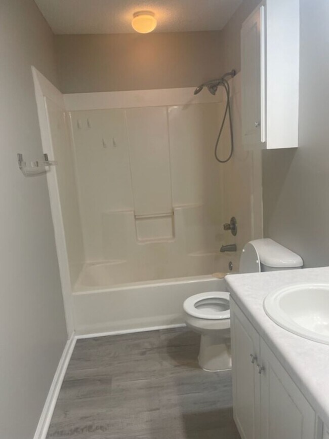 Building Photo - 203 Kitts Dr