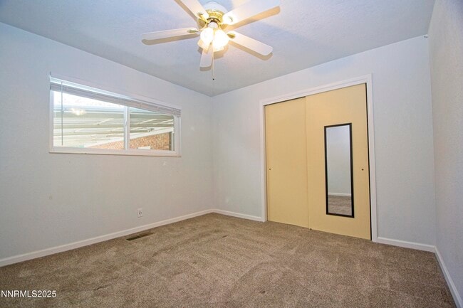 Building Photo - 3103 Lakeside Dr