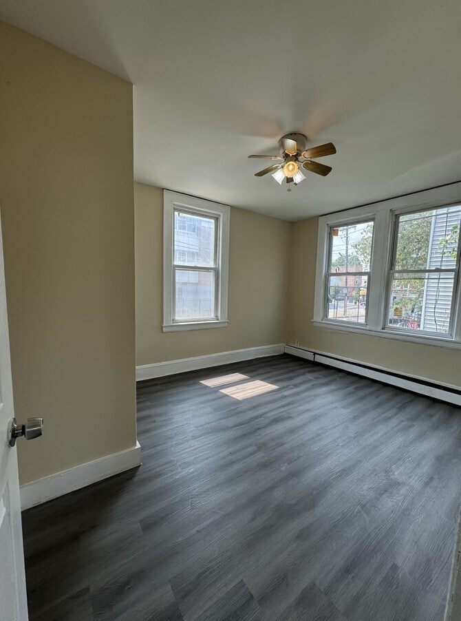 Unit 1L - 60 Wilkinson Ave