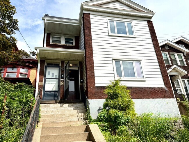 Building Photo - 3518 Beechwood Blvd