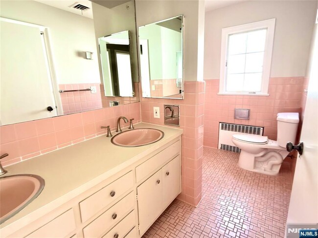 Building Photo - 50 Concord St