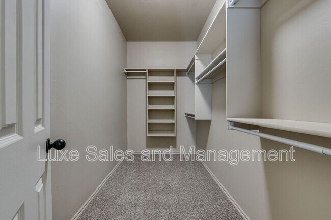 Building Photo - 1308 Garden Gate Dr