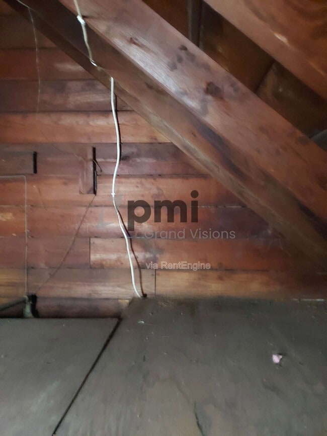 Building Photo - 328 E Kellar Ln