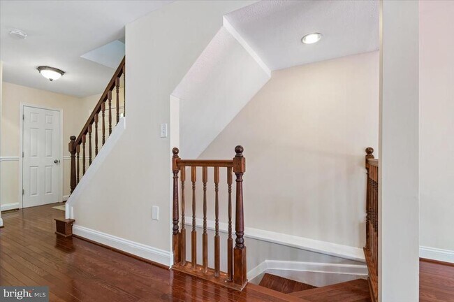 Building Photo - 17 Ruddington Ct