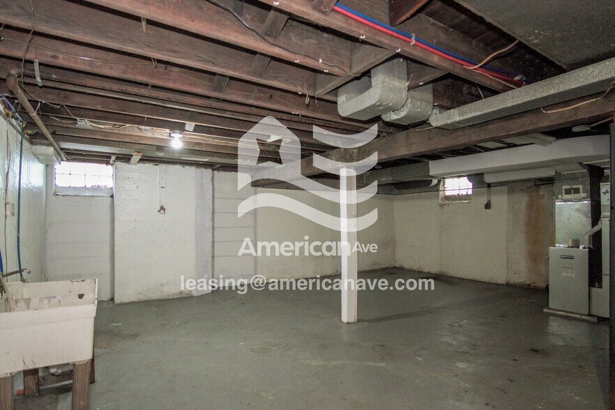 Building Photo - 1217 Main St