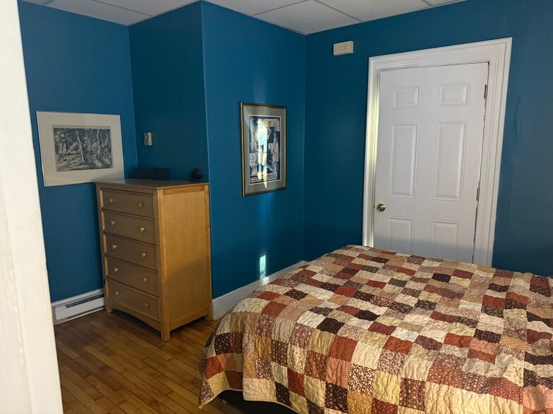 Building Photo - 8 Pleasant Ave