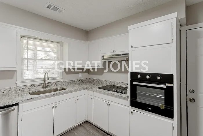 Building Photo - 1627 Celia Dr