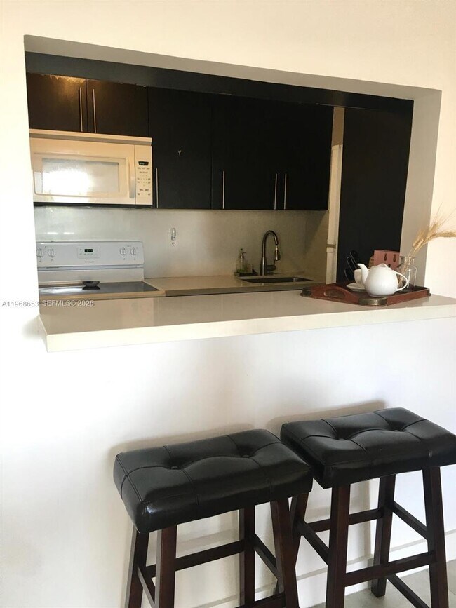 Building Photo - 677 SW 9th Ave