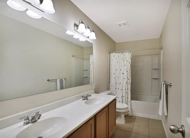 Building Photo - 1007 Shelborn Dr