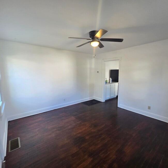 Primary Photo - 168 Myrtle Ave