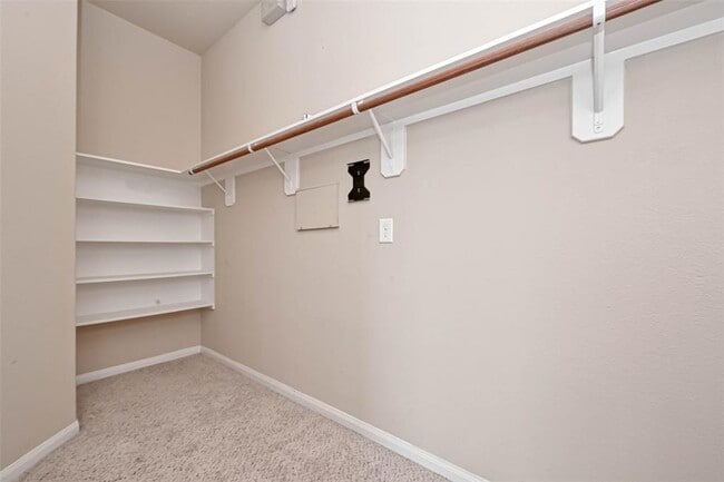 Building Photo - 10019 Taylor Springs Ln