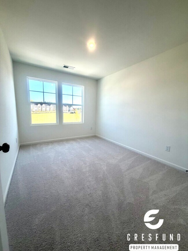 Building Photo - 473 Venetian Dr