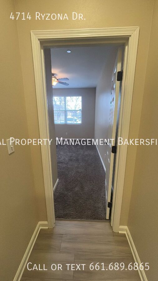 Building Photo - 4714 Ryzona Dr