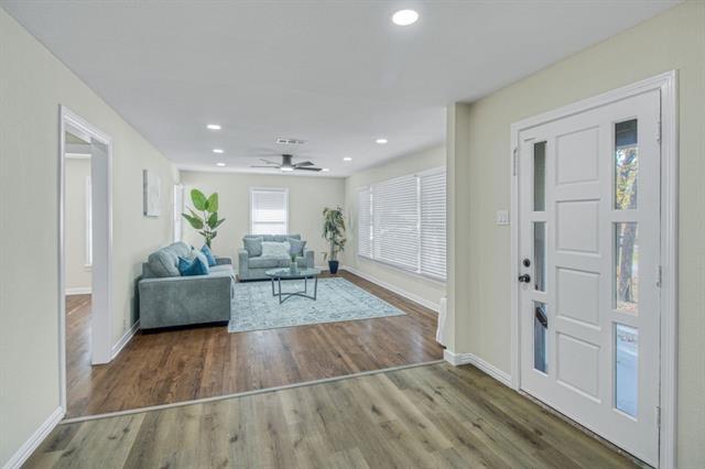 Building Photo - 805 Ross Trail