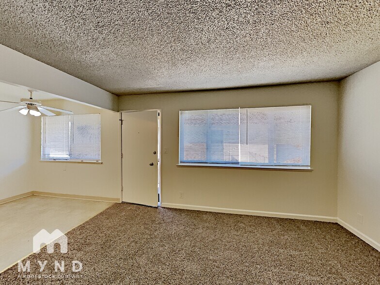 Building Photo - 870 Burbank Dr