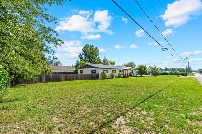 Building Photo - 2205 Game Farm Rd