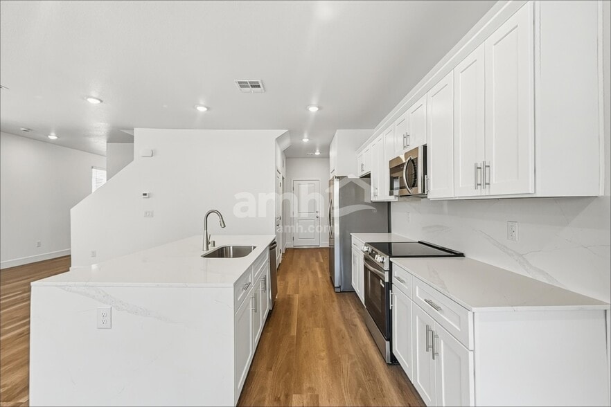 Building Photo - 9482 Aldersyde Dr