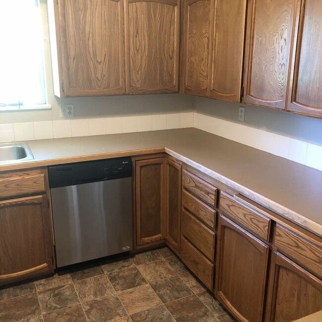 Building Photo - Beautiful Home in an Excellent Location!