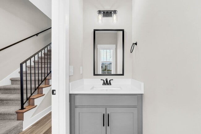 Building Photo - 166 Sango Dr